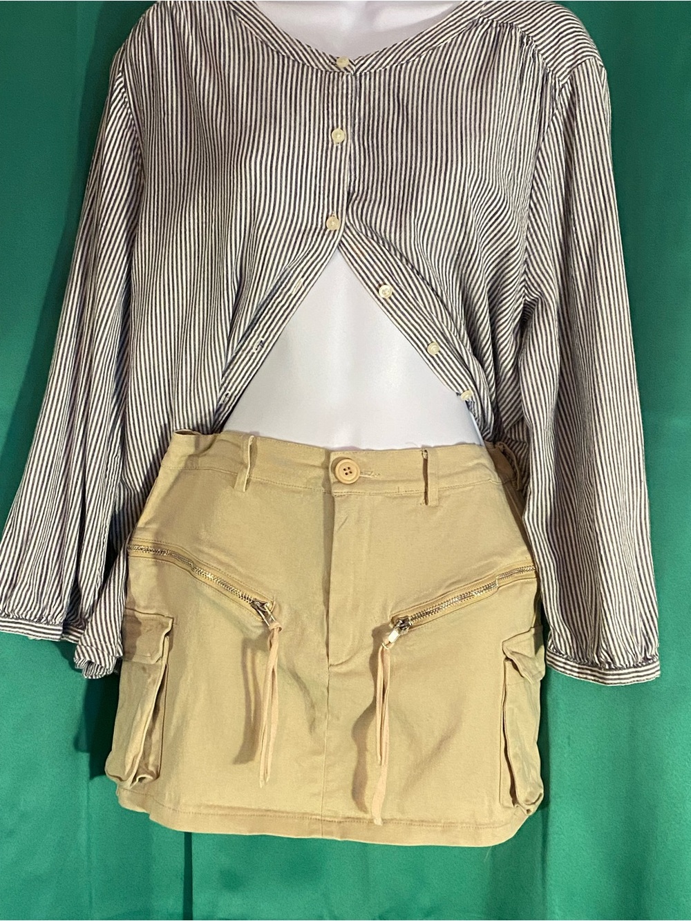 St. John’s Bat classic navy and off-white striped 3/4 sleeve button-up blouse